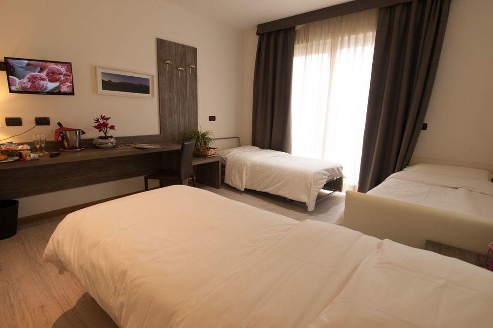 Hotel Le Soleil Challand-Saint-Anselme Kültér fotó
