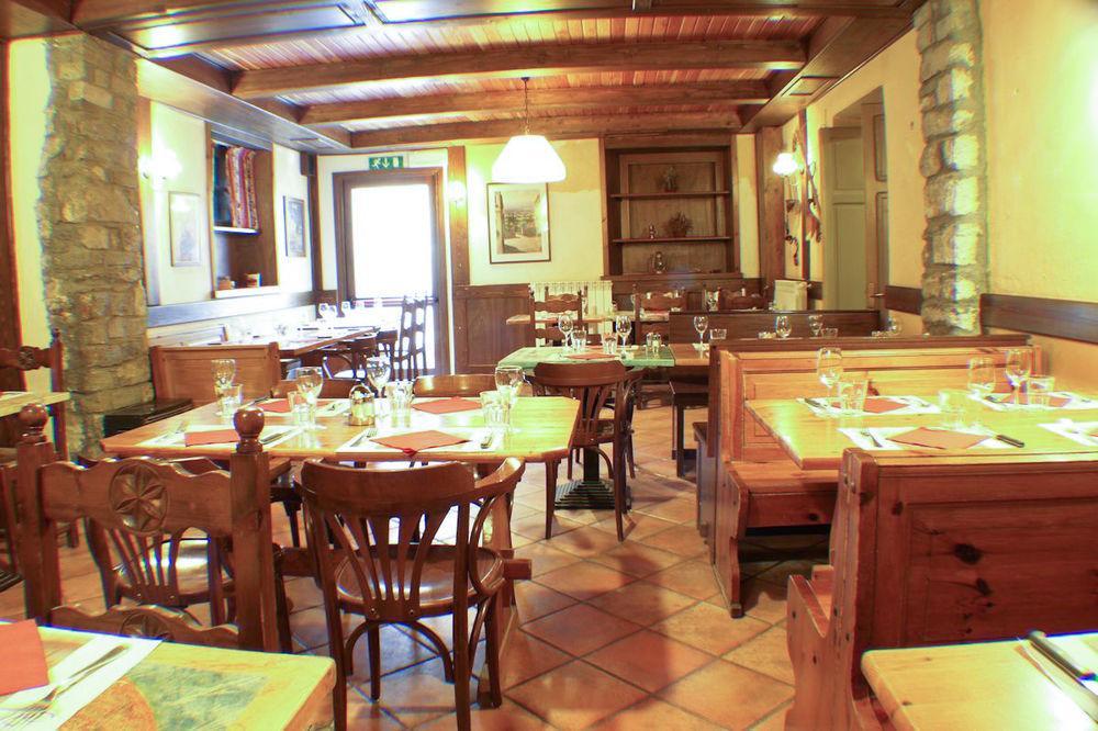 Hotel Le Soleil Challand-Saint-Anselme Kültér fotó